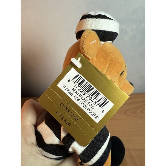 Disney Store Winnie the Pooh Prisoner of Love 8" Plush Valentines Day NWT - Picture 6 of 10